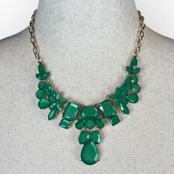 Green Statement Bib Necklace - Picture 2 of 5